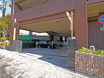 駐車場出入り口