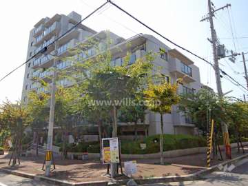 ファミール六甲の遠景(北東側から)