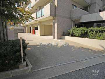 駐車場出入り口