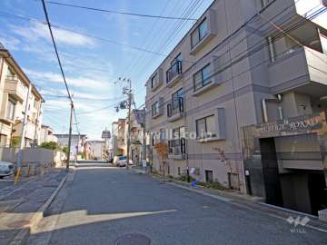 敷地北側の前面道路