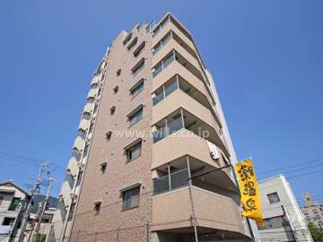 プレステージ六甲コンフィアンスの外観(南西側から)