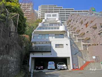 ホワイトビュー六甲の外観(東側から)