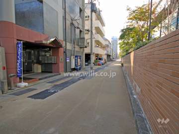 敷地北側の前面道路