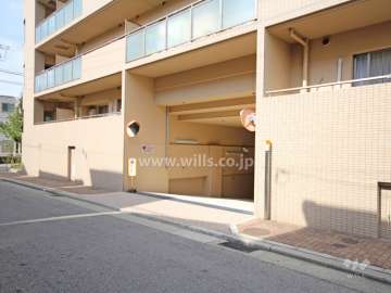 駐車場出入り口