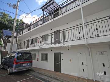 ユニーブル六甲の外観(西側から)