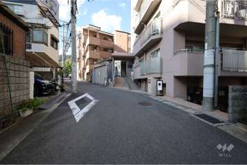敷地南西側の前面道路