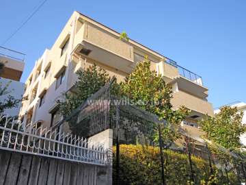 ライオンズマンション赤坂通の外観(南東側から)