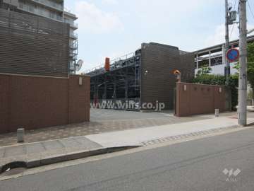 駐車場出入り口