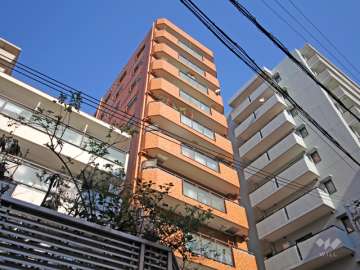 ライオンズマンション六甲口の外観（南西側から）