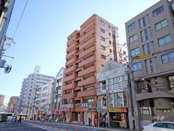 ライオンズマンション六甲口の外観（北西側から）
