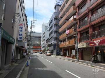 敷地南側の前面道路
