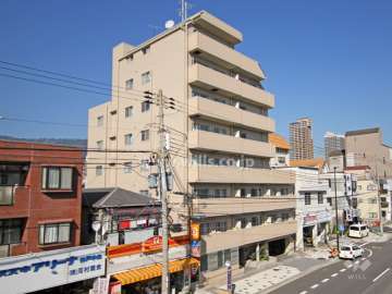 ランデージ六甲道の外観(南西側から)