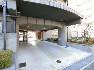 駐車場出入り口（リングシャッター付き）