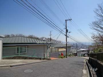 レオロイヤル六甲A棟の外観(北西側から)