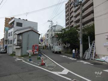 敷地南側の前面道路