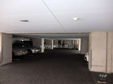 敷地内駐車場（屋内平面式）