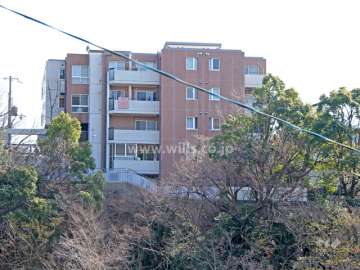 ロイヤル六甲山の手の外観(北西側から)