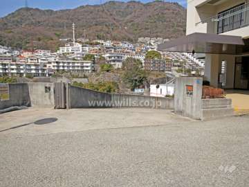 駐車場出入り口