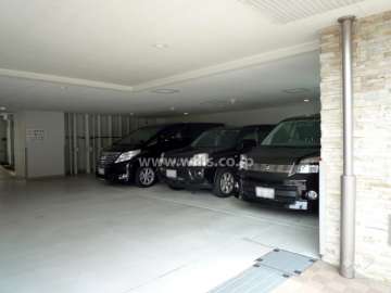 敷地内駐車場（屋内平面式）