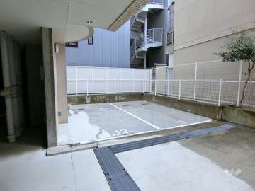 敷地内駐車場（屋外平面式）