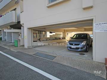 敷地内駐車場（屋内平面式）、駐輪場