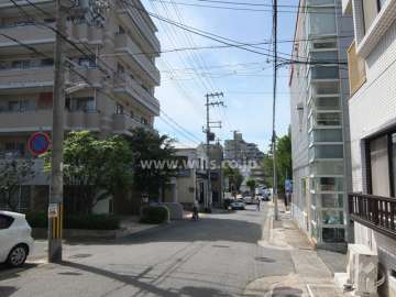 敷地北側の前面道路