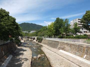 都賀川
