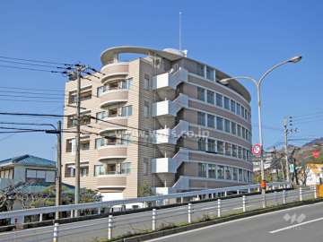 ワコーレ六甲高羽アパートメントの外観(北東側から)