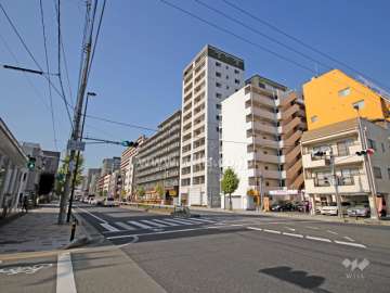 ワコーレ六甲道オービット2の遠景（国道2号線）