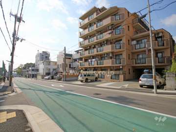 敷地東側の前面道路