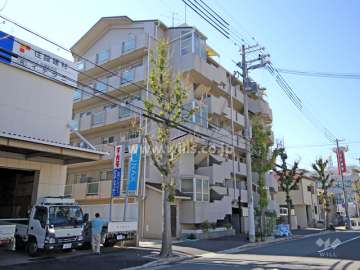 甲南コンセール灘の外観(北東側から)