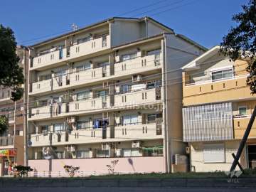 甲南メゾン六甲の外観(南東側から)