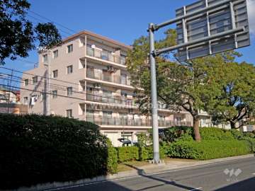 甲南第3六甲ハイムの外観(南西側から)