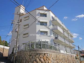篠原サニーハイツの外観(南西側から)