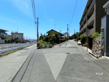 敷地南東側の前面道路
