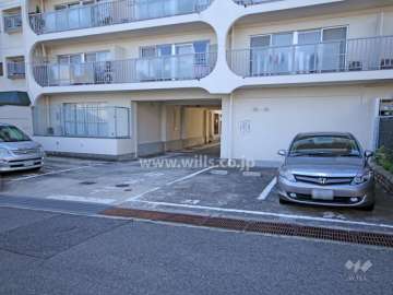 敷地内駐車場（屋外平面式）