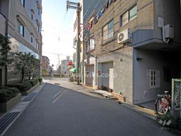 敷地東側の前面道路