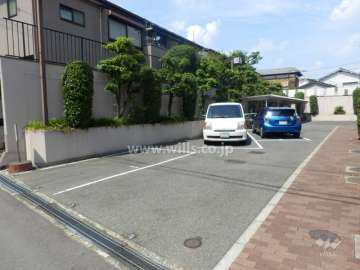敷地内駐車場（屋外平面式）
