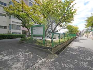駐車場の出入り口