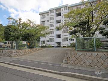 駐車場出入り口