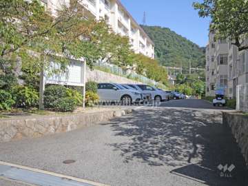 駐車場出入り口