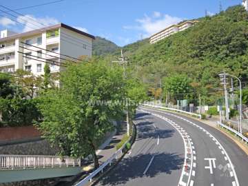 敷地東・北側の前面道路
