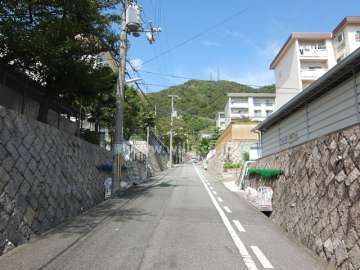 敷地南西側の前面道路