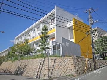 鶴甲コーポ27号館の外観(南東側から)