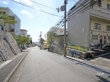 敷地東側の前面道路