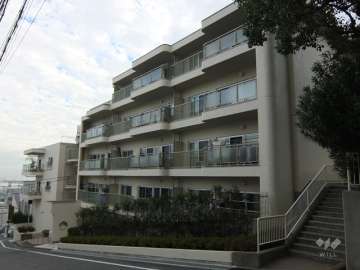 東急ドエル摩耶の外観（北東側から）