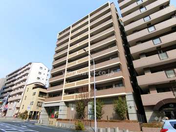 藤和シティーホームズ六甲道駅前の外観（南西側から）
