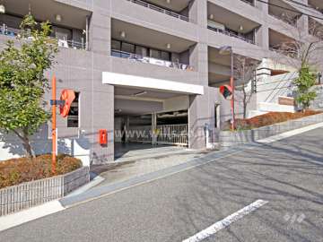 駐車場出入り口