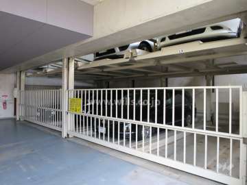 敷地内駐車場（屋内機械式）