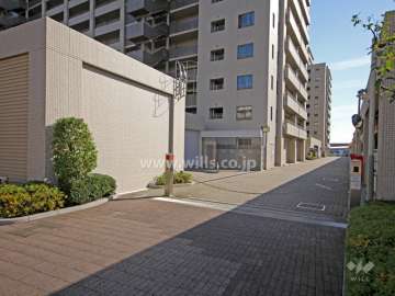 駐車場出入り口